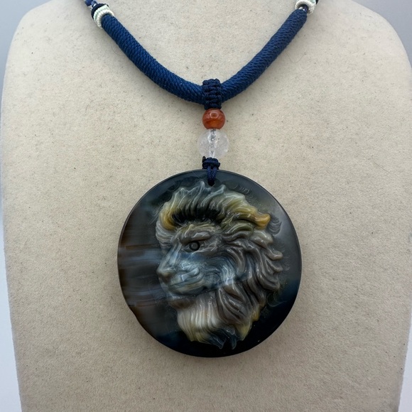 Agate Lion Pendant Necklace with Blue Adjustable Rope Cord - Picture 9 of 14